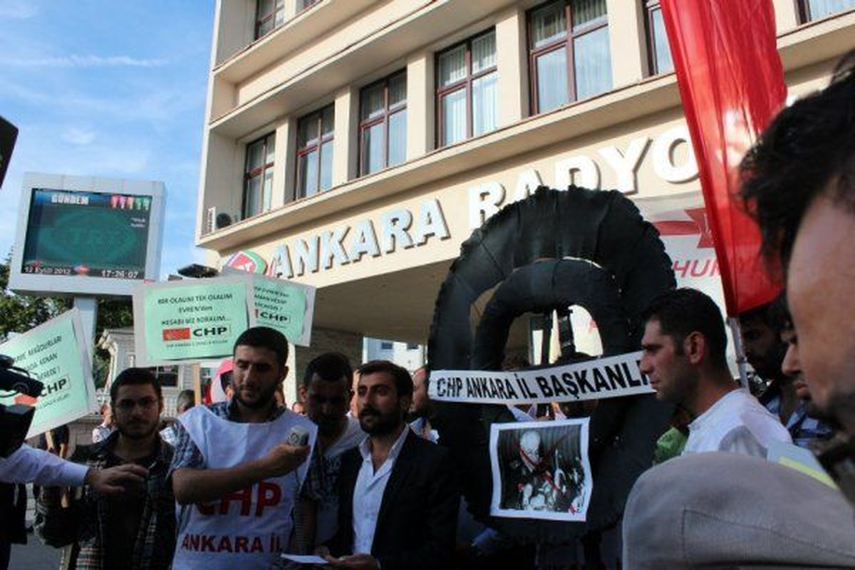 CHP\'lilerden "12 Eylül" Protestosu