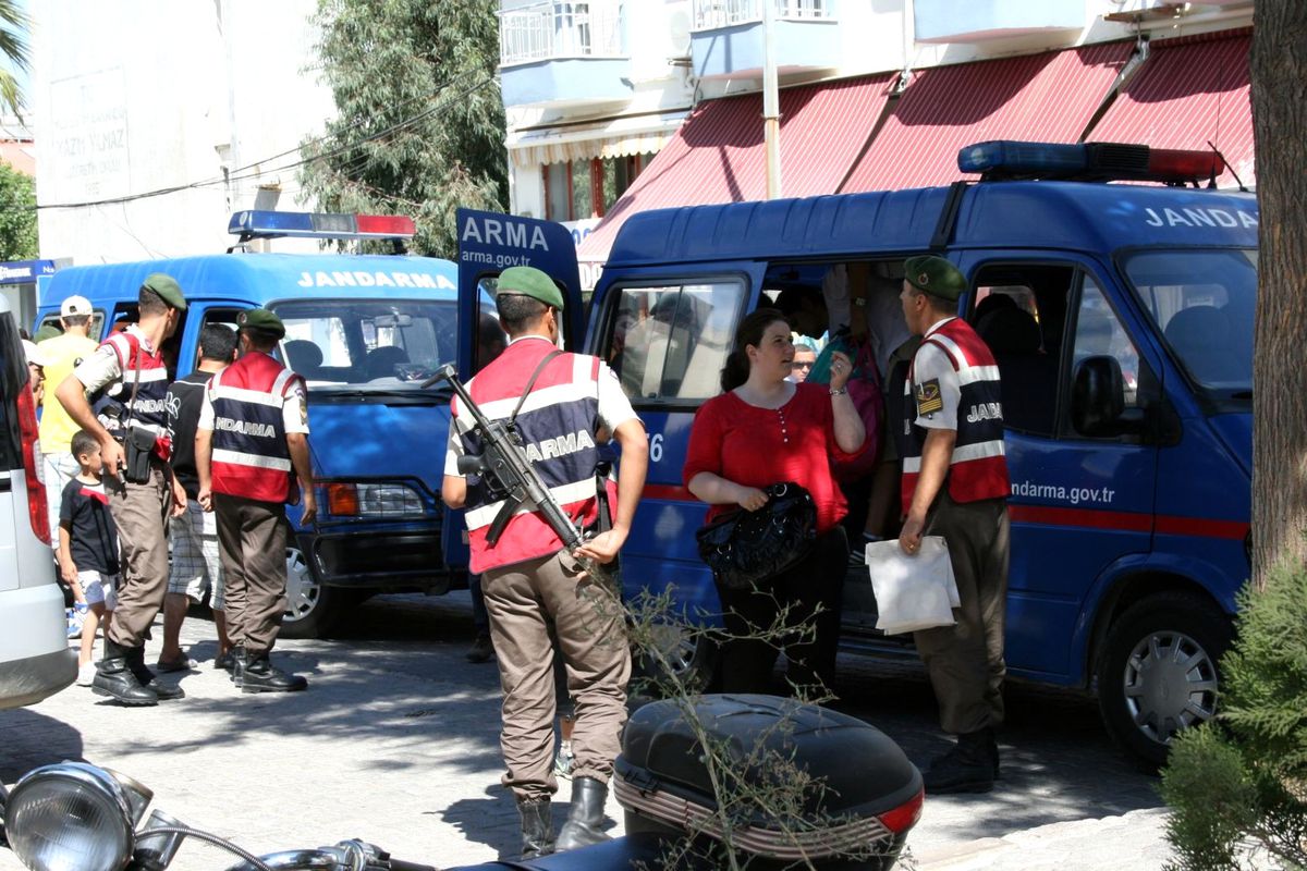 Datça\'da Suriyeli 18 Kaçak Göçmen Yakalandı