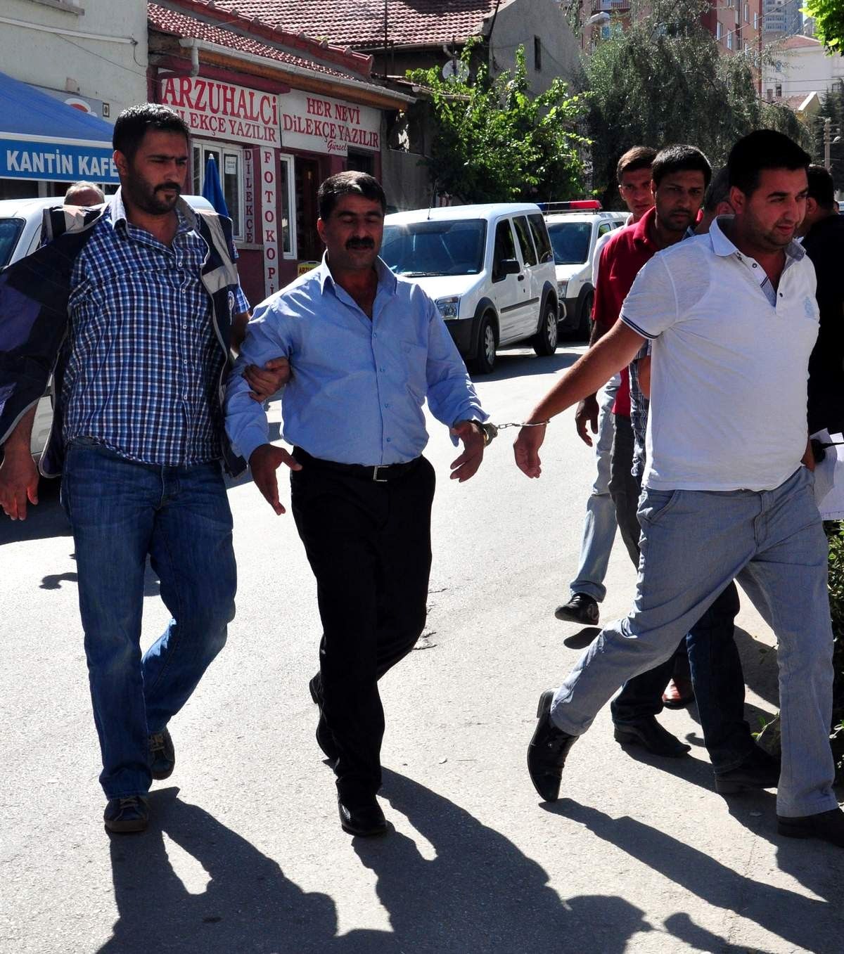 Eskişehir\'de Dolandırıcılık Şüphelileri Yakalandı