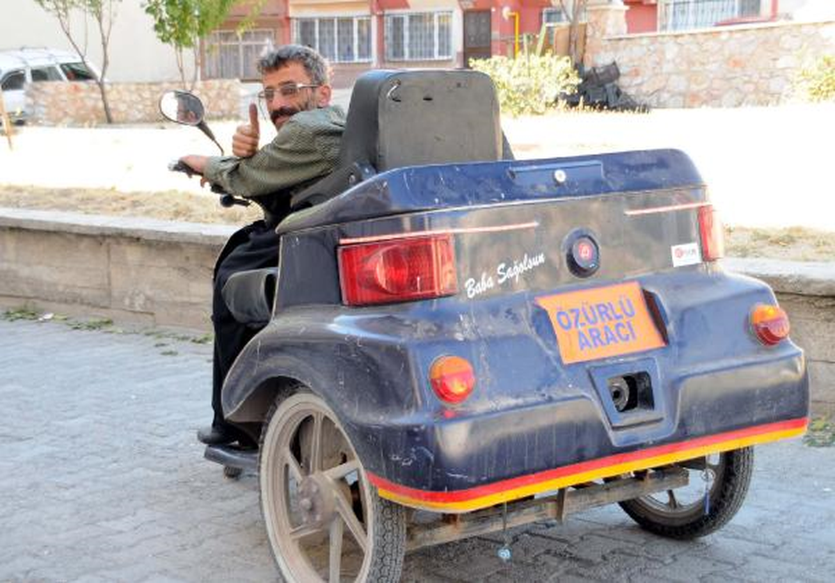 Gül\'ün Gönderdiği Engelli Aracına \'Baba Sağolsun\' Yazdırdı