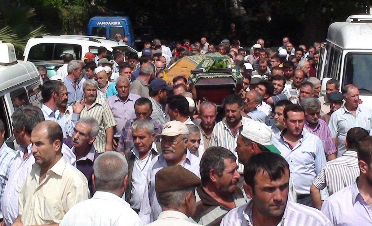 İzmir\'deki Cinayet ve İntihar İddiası