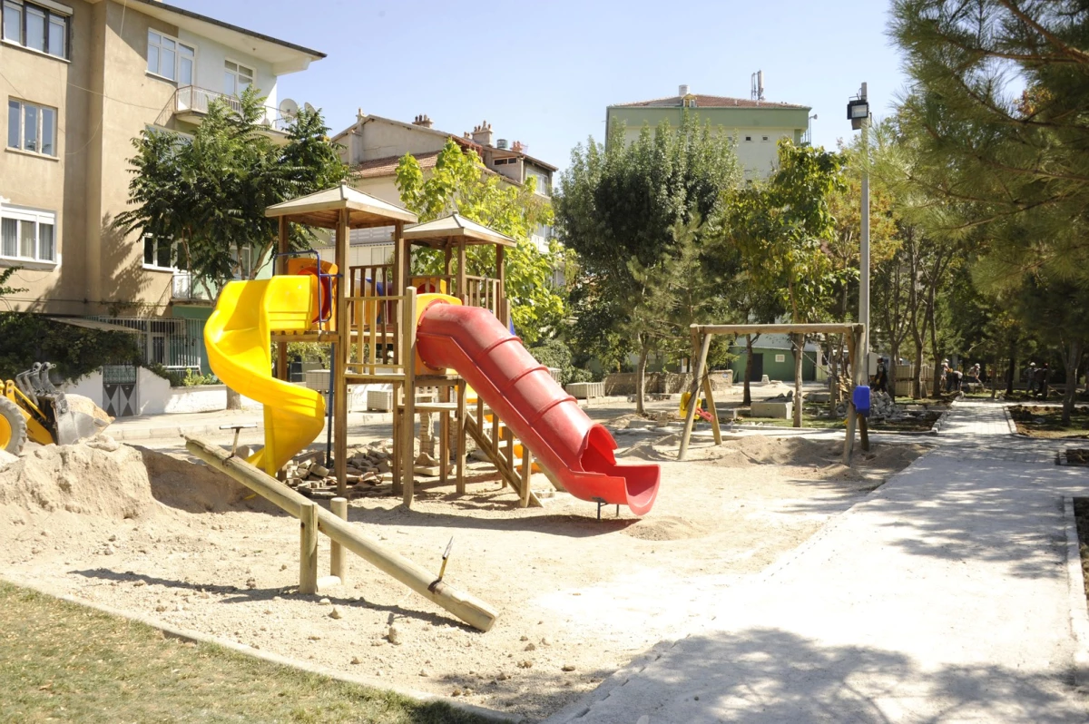 Karaman\'da Eski Parklar Yeniden Düzenleniyor