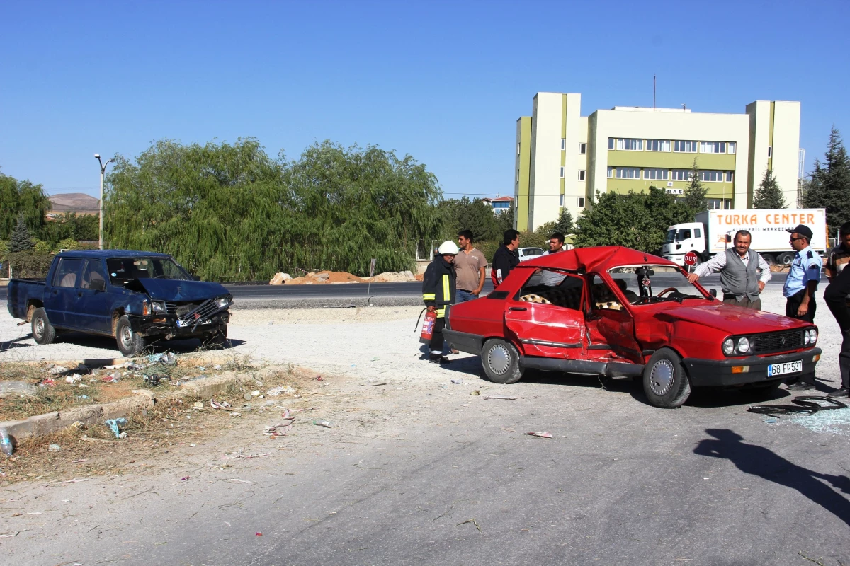 Kırşehir\'de Trafik Kazası: 5 Yaralı
