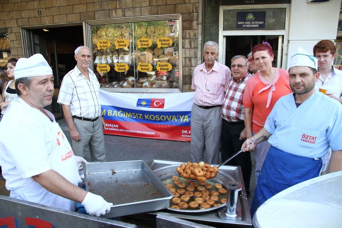 Kosova İçin \'Özgürlük\' Lokması Döküldü