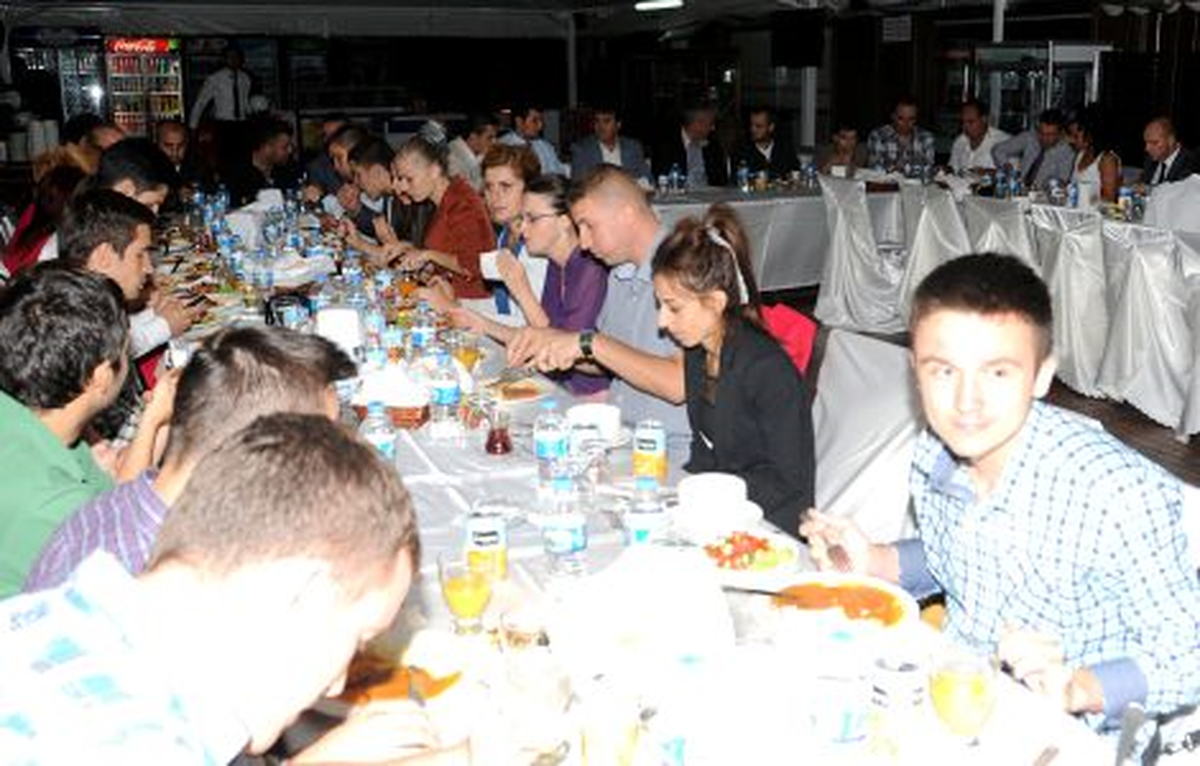 Kosovalı Gençlere Dündar\'dan Nasihat