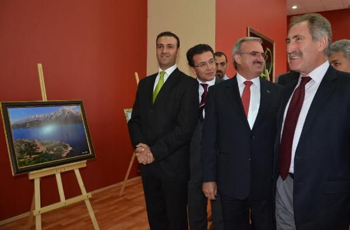 Kültür ve Turizm Bakanı Günay Van\'da