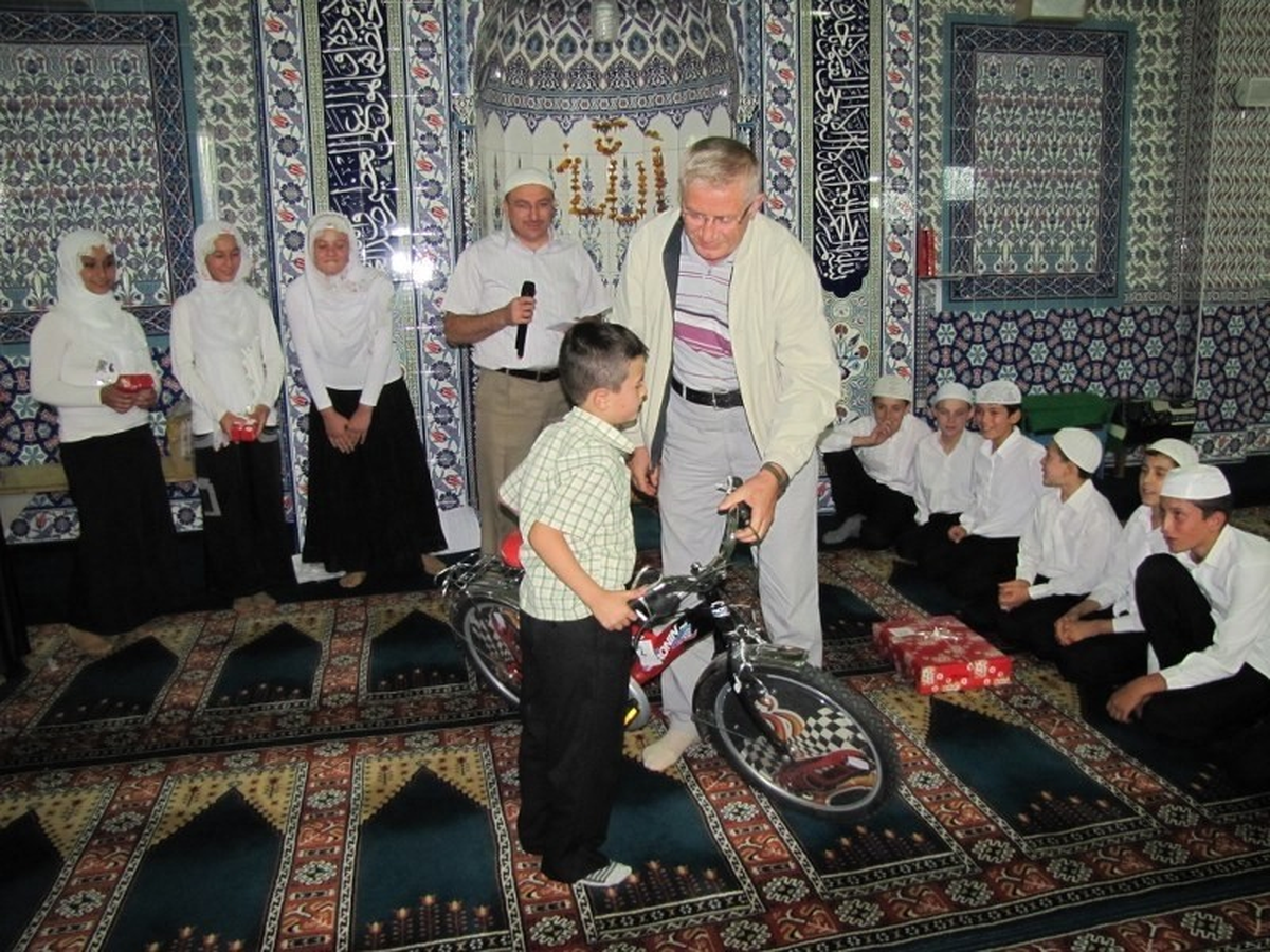 Kur\'an Kursu Öğrencileri Ödüllendirildi