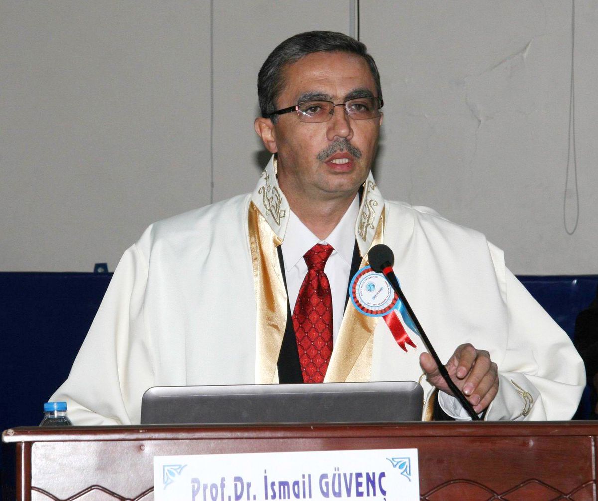 Rektör Güvenç\'ten Gençlere Önemli Mesajlar