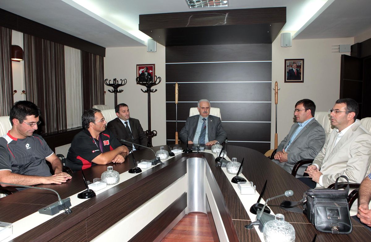 "Milli Okçu Doğan Hancı ile Gurur Duyuyoruz"