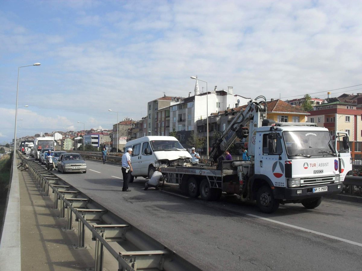 Trabzon\'da Trafik Kazası: 8 Yaralı