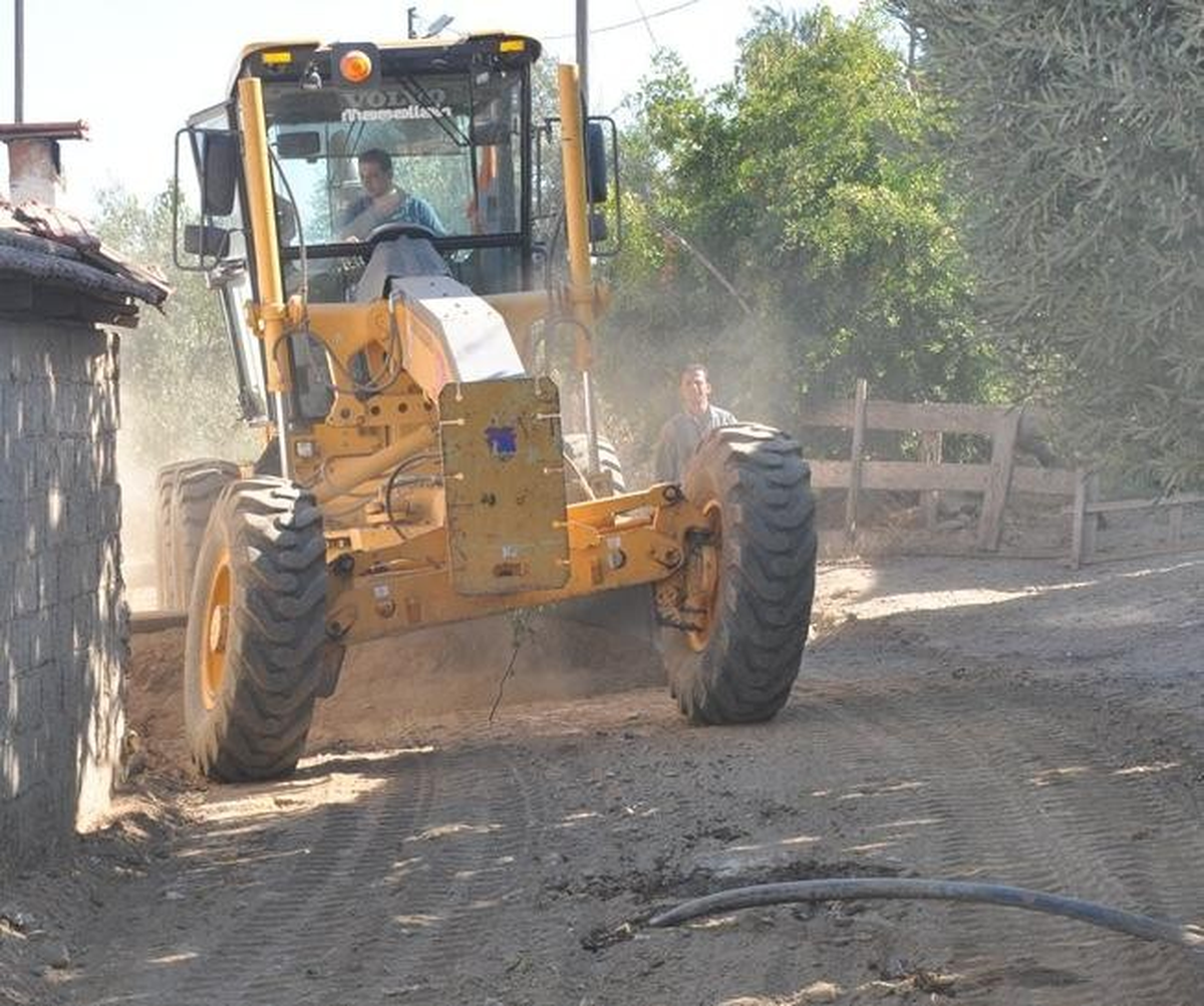 Turgutlu Belediyesi Köy Yollarını Parke Taşıyla Döşeyecek