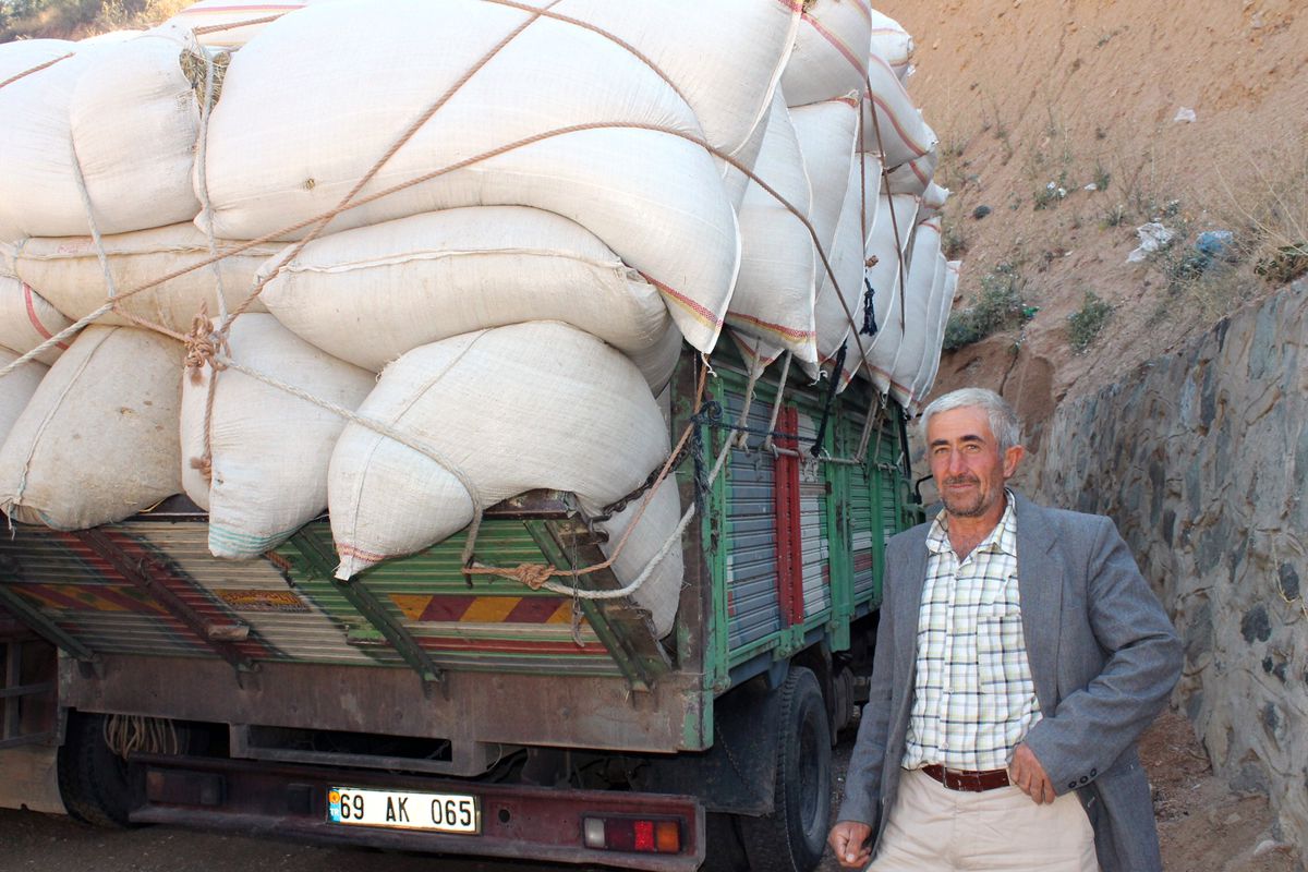 Üretici Saman İthalatına Karşı