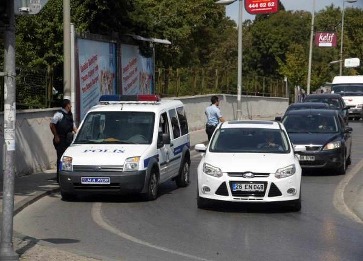 Üsküdar\'da Canlı Bomba Alarmı