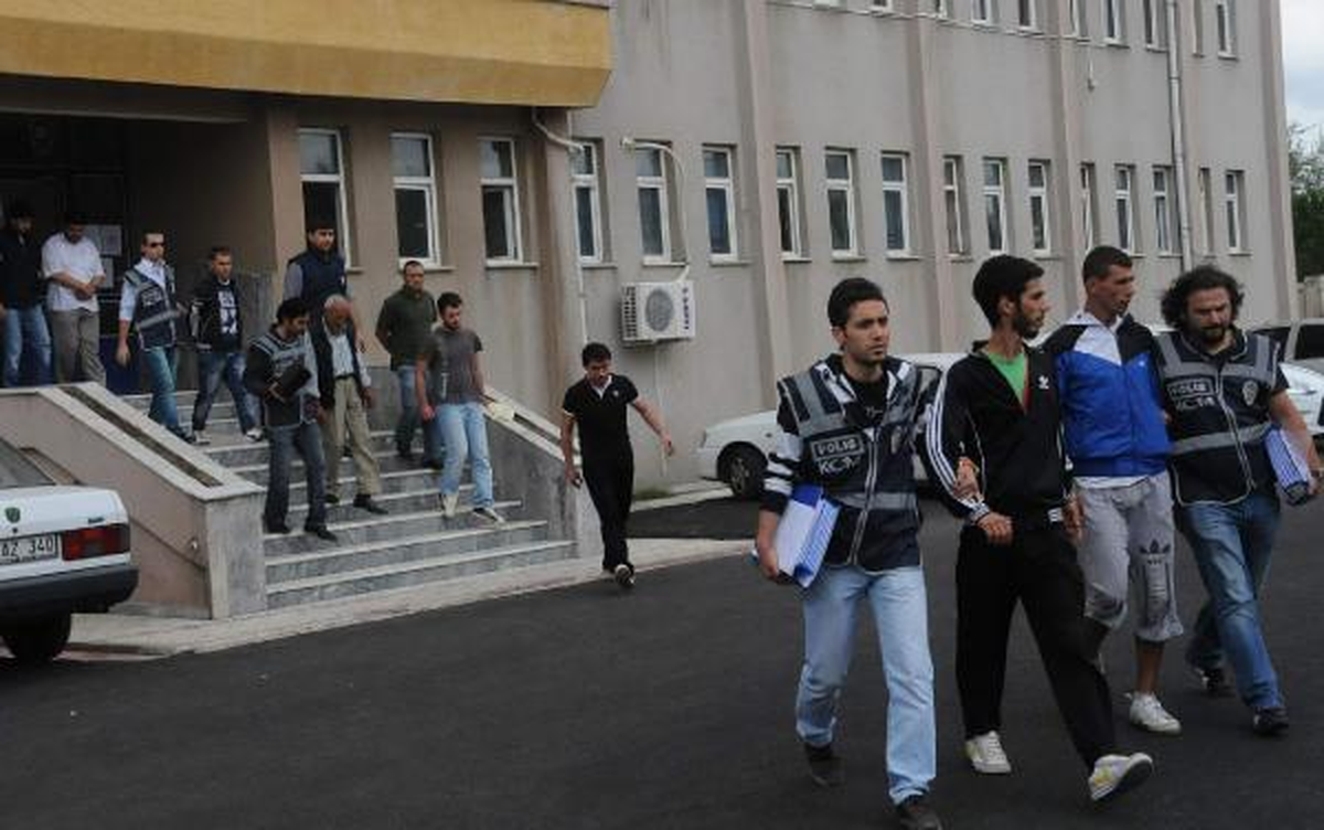 Uyuşturucu Satıcılarına Polis Baskını
