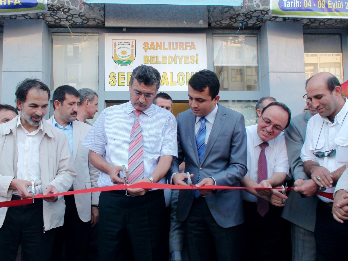 Vali Güvenç, Halfeti El Sanatları ve Fotoğrafları Sergisini Açtı