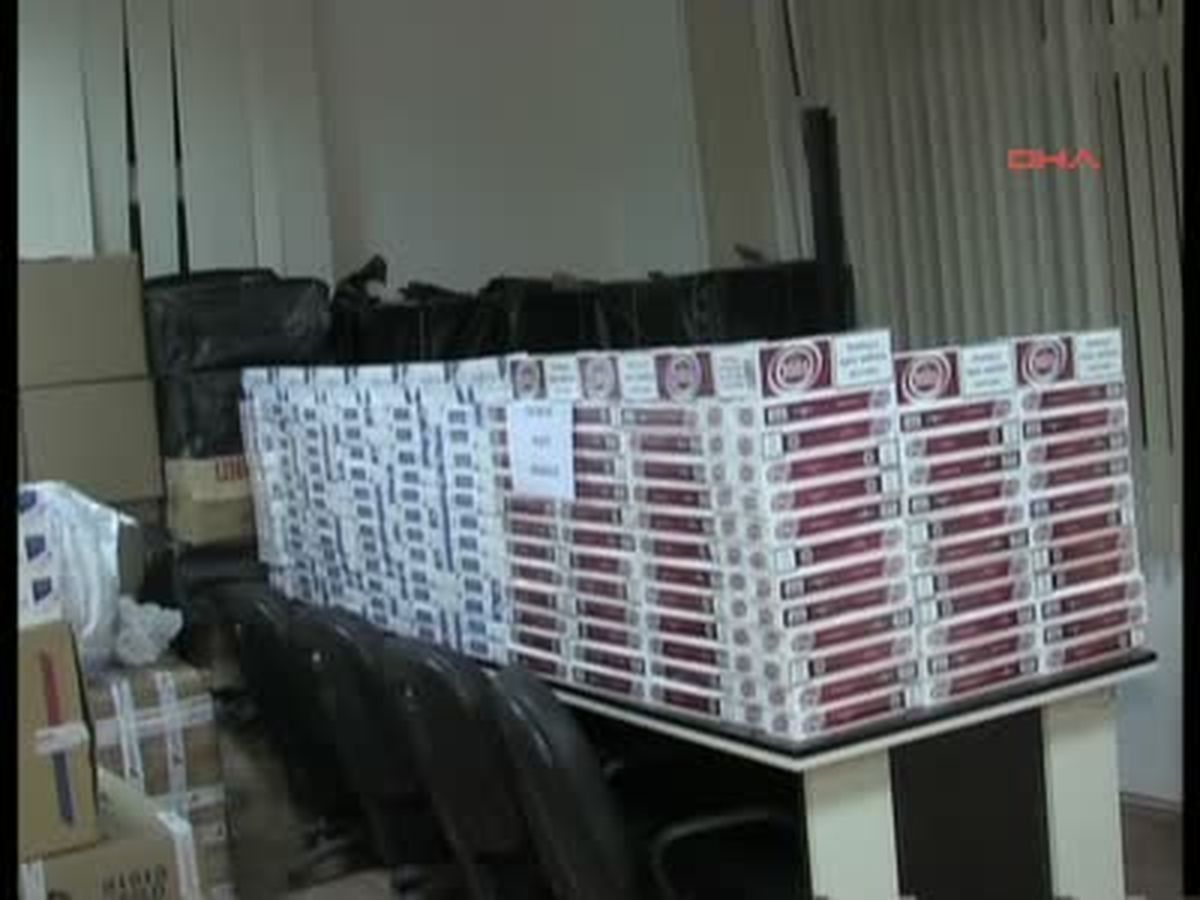 Adana\'da 50 Bin Paket Kaçak Sigara