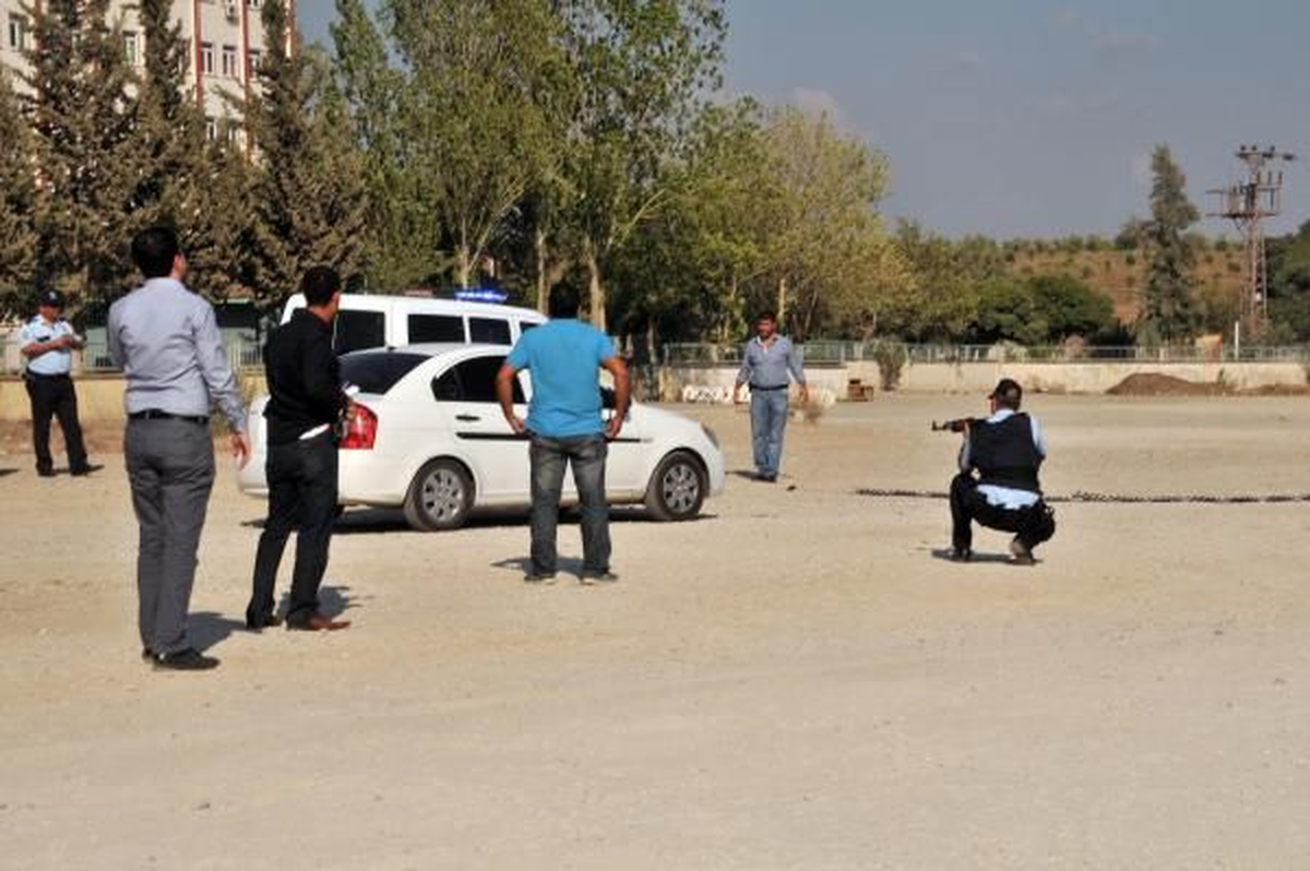 Adana Polisinden "Film Gibi" Tatbikat