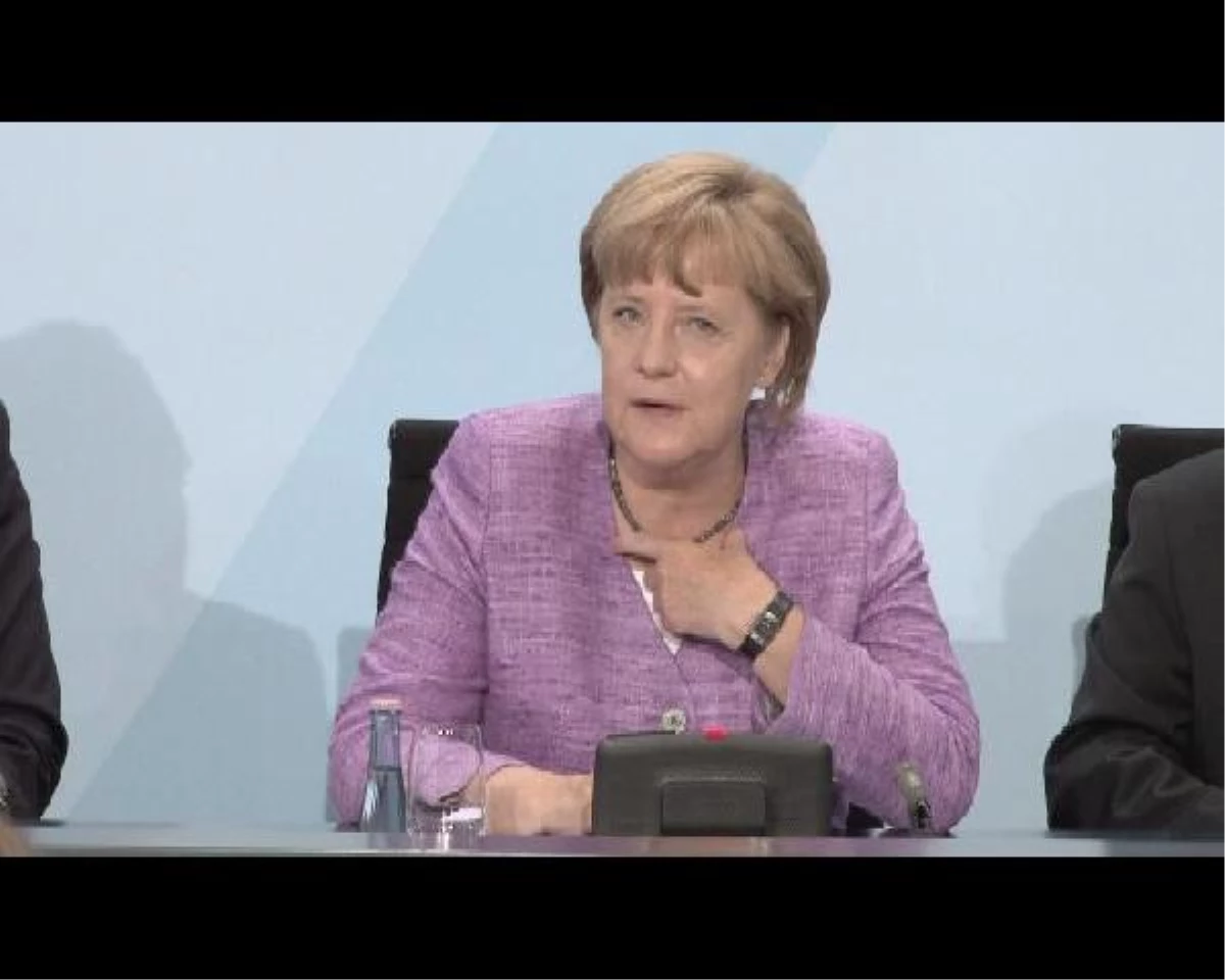 Almanya Başbakanı Merkel, Göçmen Gençler İçin Hazırlanan \'Kendi Yolunda İlerle\' Kampanyasını Tanıttı