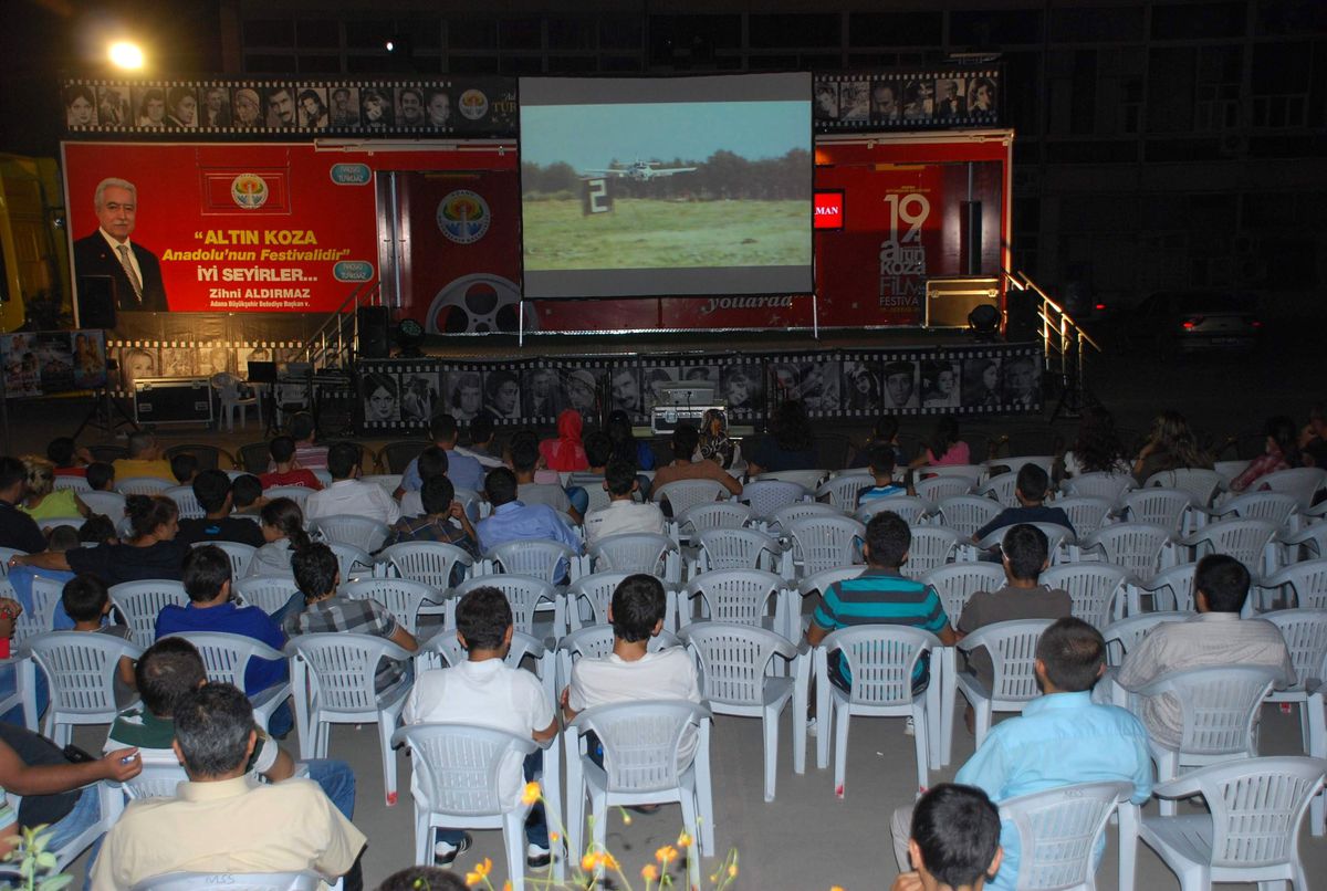 Altın Koza Sinema Tır\'ı Adıyaman\'da