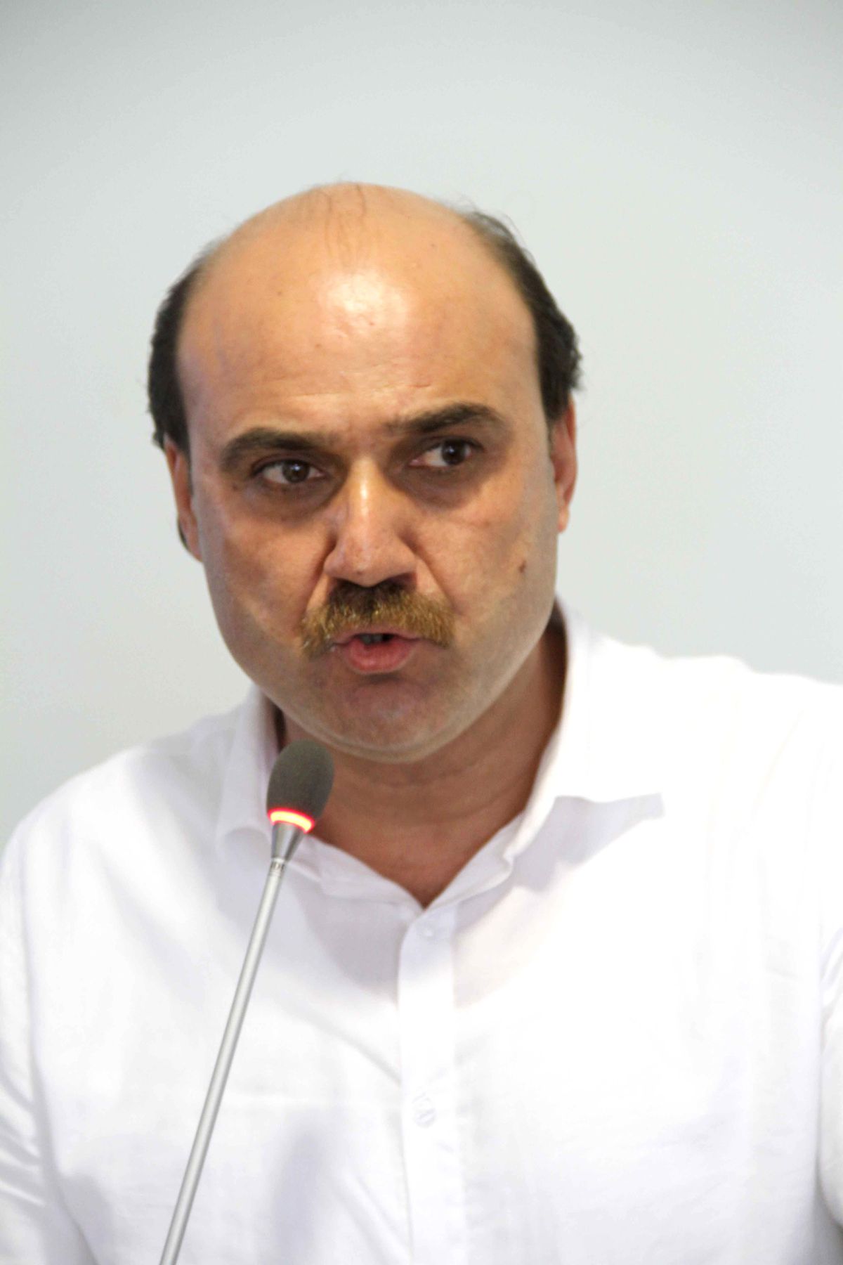 Aslan\'dan \'Yönetmelik\' Tepkisi