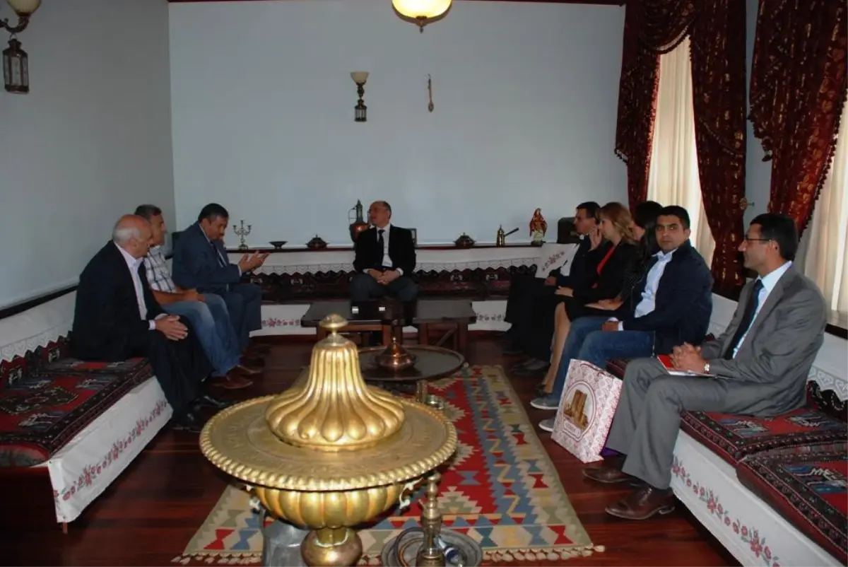 Azerbaycan Cumhurbaşkanlığı Komisyonundan Bolu Valisine Ziyaret