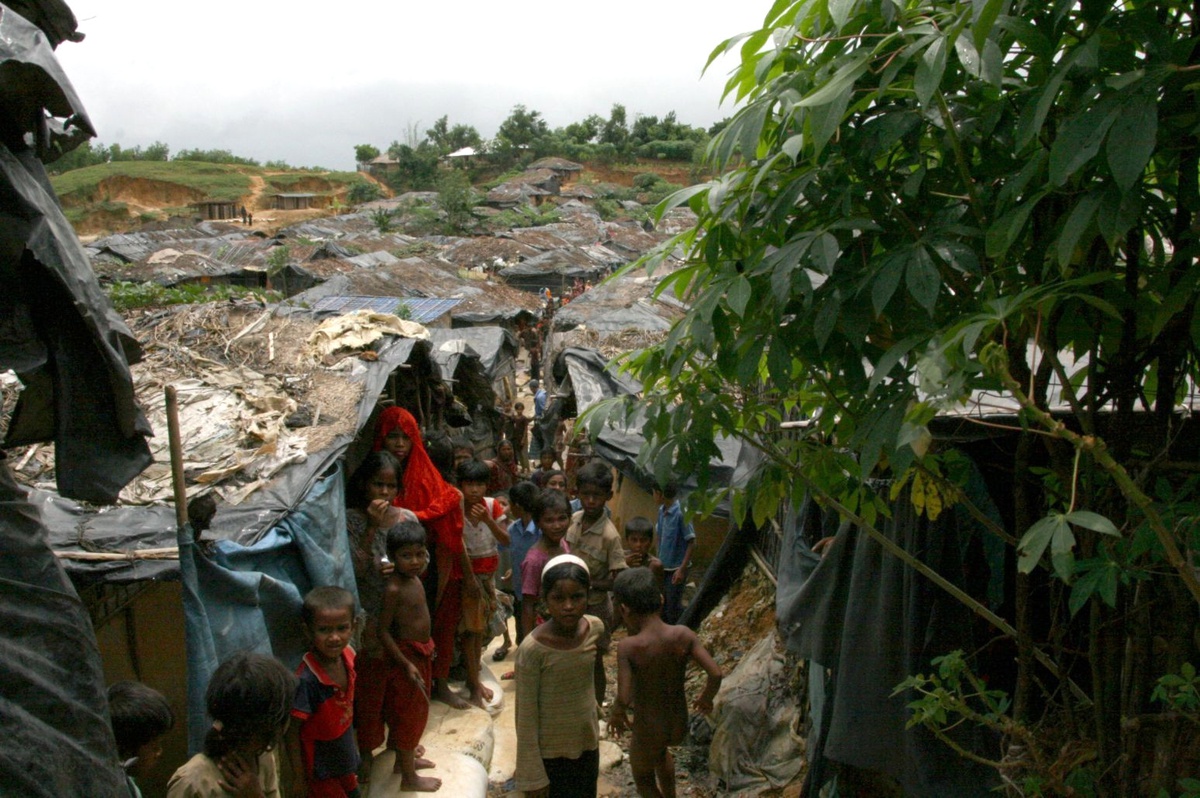 Bangladeş\'e Sığınan Rohingya Müslümanlarının Durumu