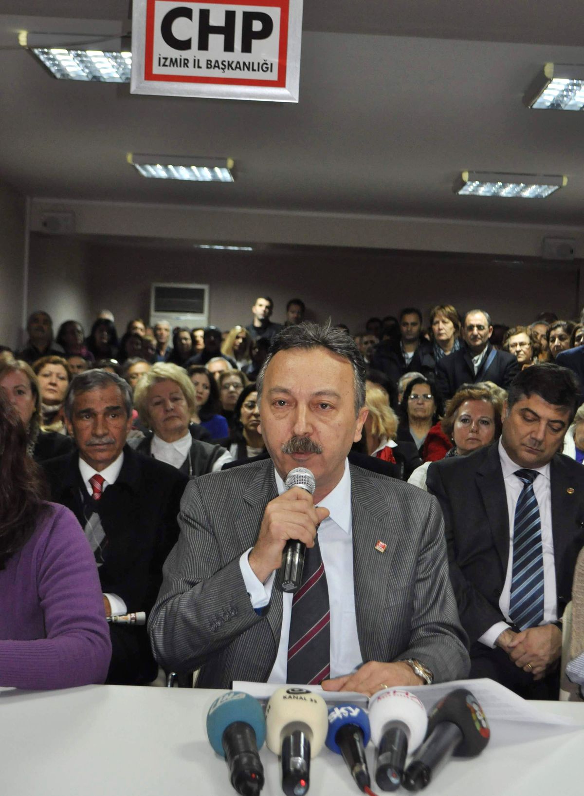 Bayır\'a Konuşmama Cezası