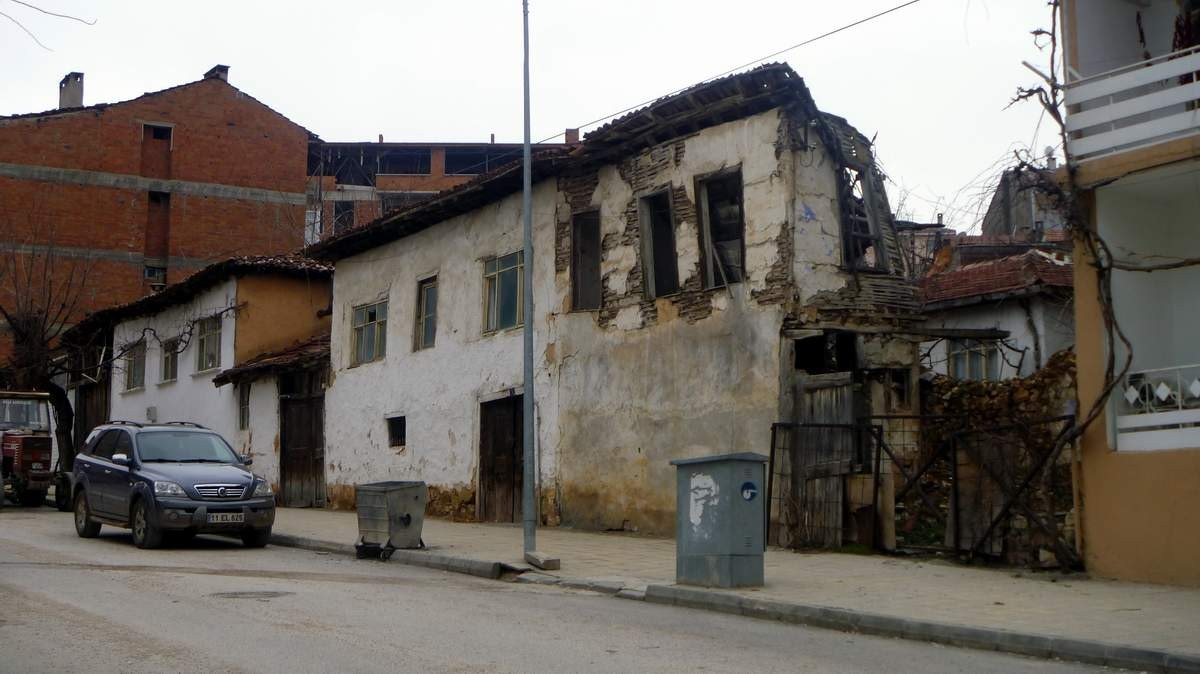 Bilecik\'te Eski Binalar Yıkılıyor