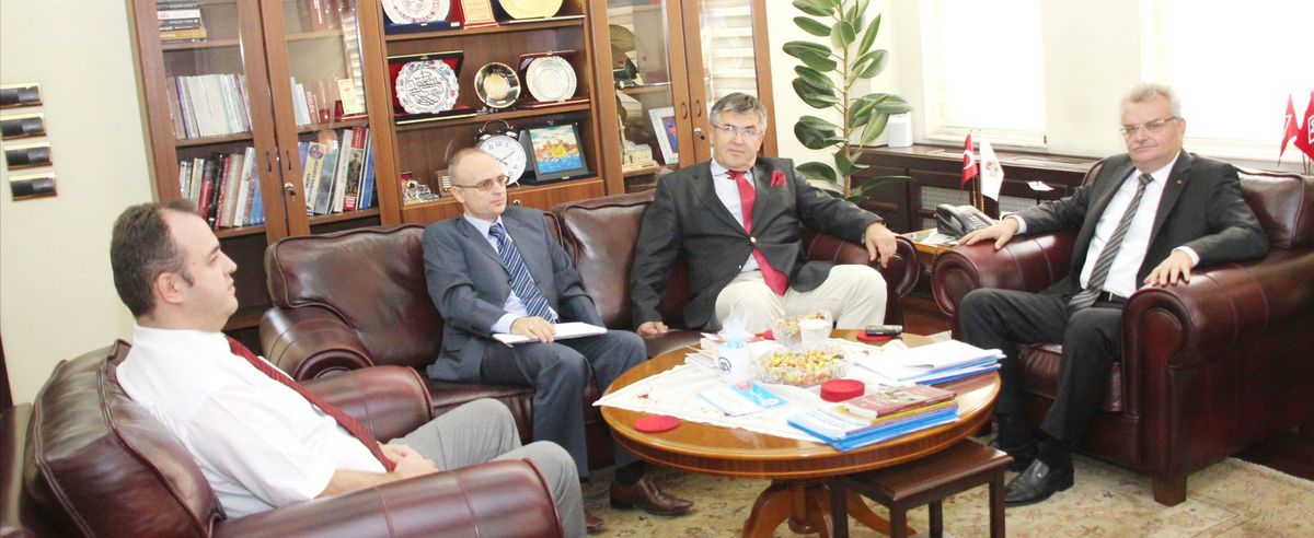 Bosnalı Diplomattan Vali Özcan\'a Ziyaret
