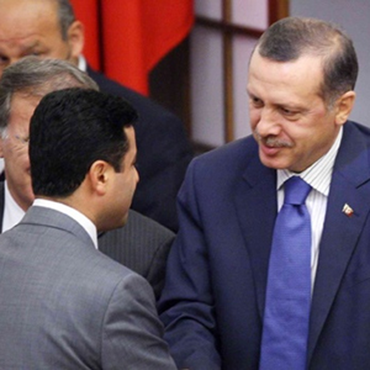 Demirtaş\'tan Başbakan\'a Zeytin Dalı