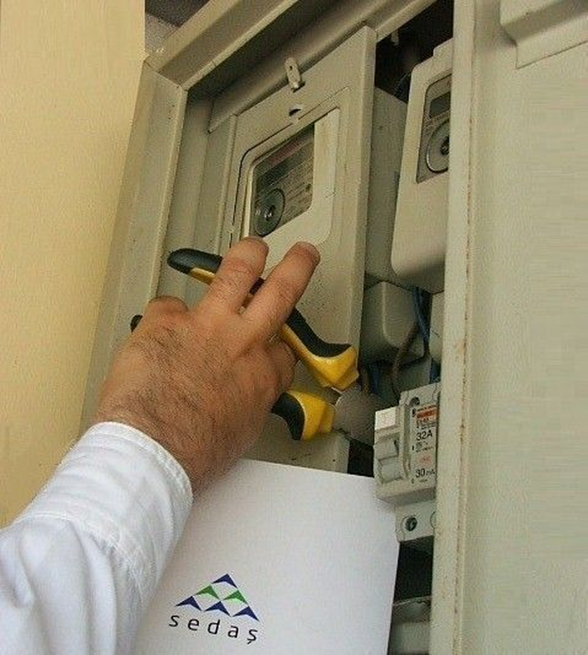 Denizli\'de Elektrik Kesintisi