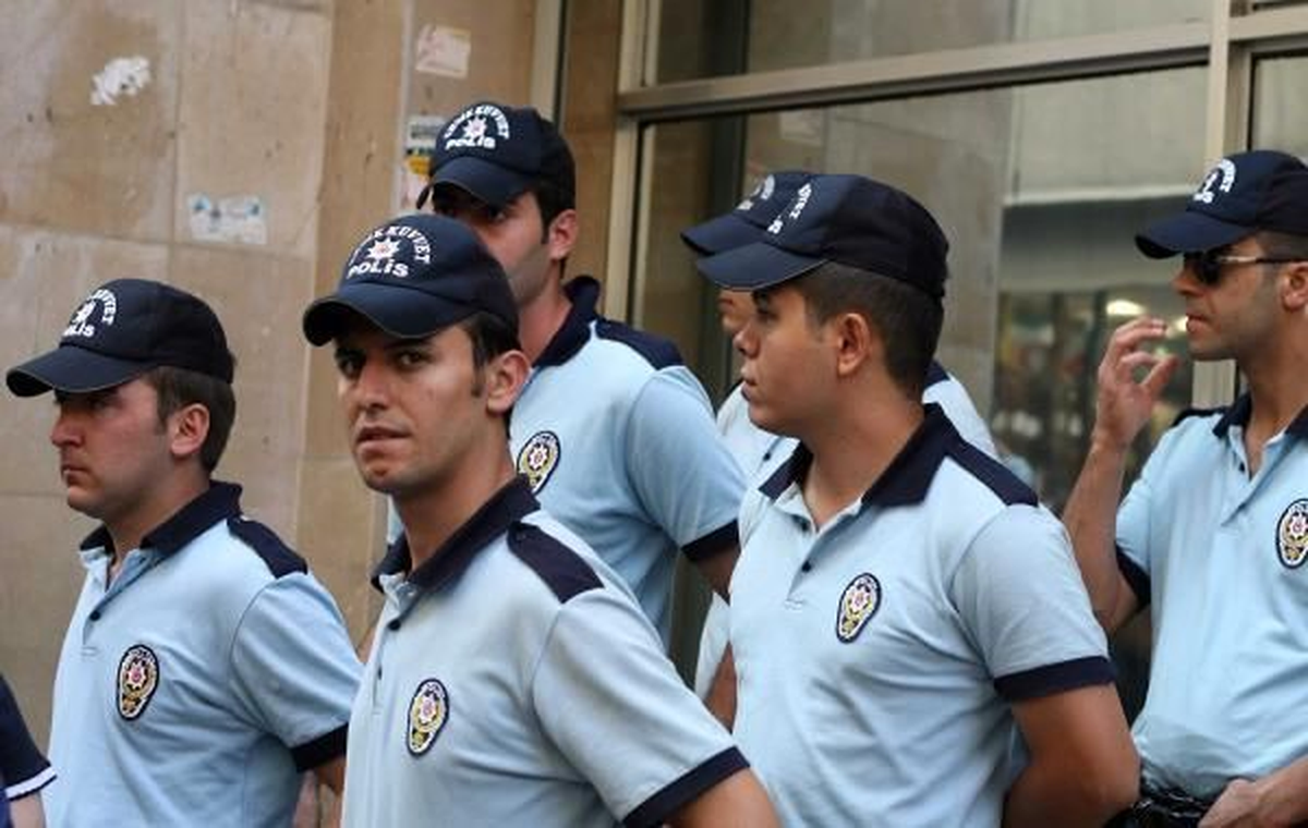 Eminönü\'nde Sahte İlaç Operasyonu