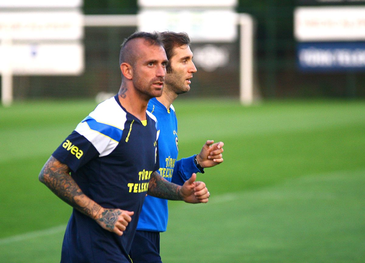 Fenerbahçe\'nin Yeni Transferi Meıreles, Takımla İlk İdmanına Çıktı