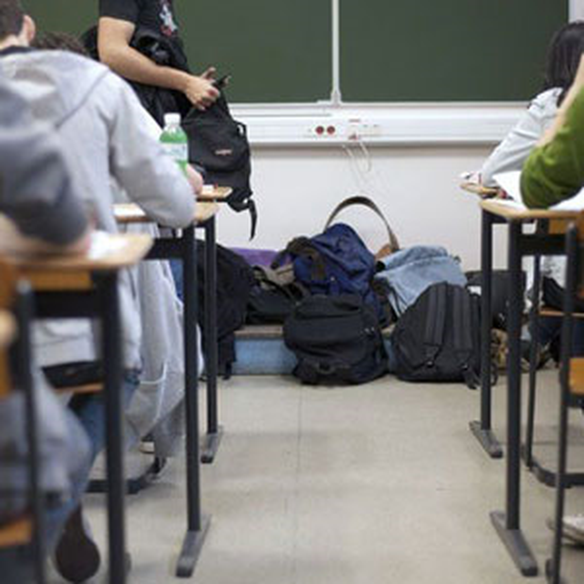 Fransa\'da Fas Kökenli Lise Öğrencisi, Ülkesinin Siyasi Sistemiyle İlgili Tartışma Yüzünden...