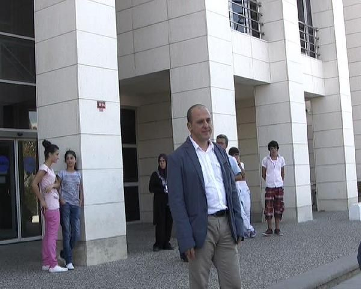 Gazeteci Ahmet Şık Hakim Karşısına Çıktı