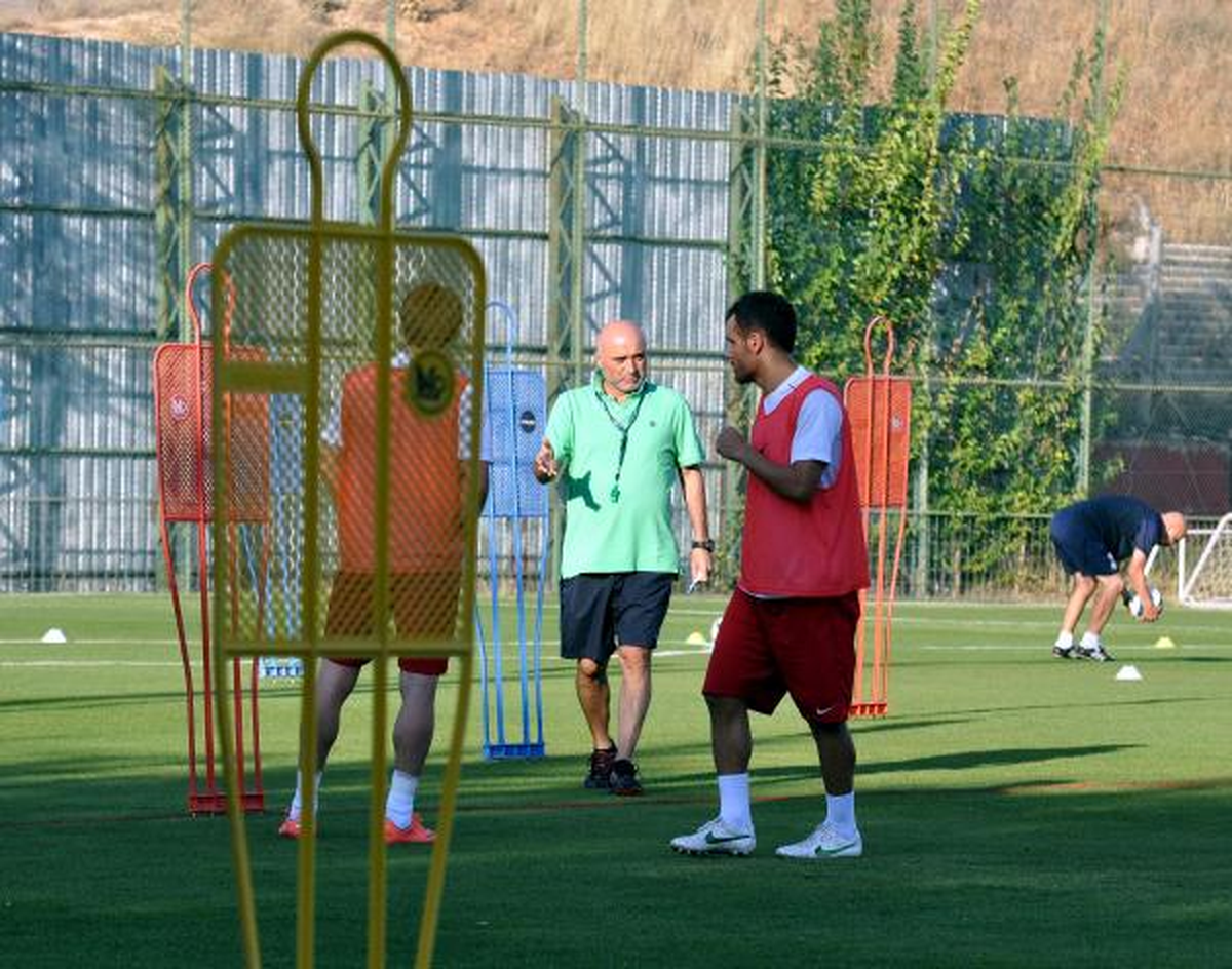 Gaziantepspor Teknik Direktörü Karaman.