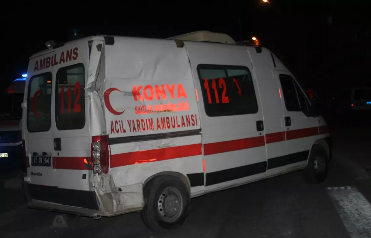 Konya'da Tırla Ambulans Çarpıştı
