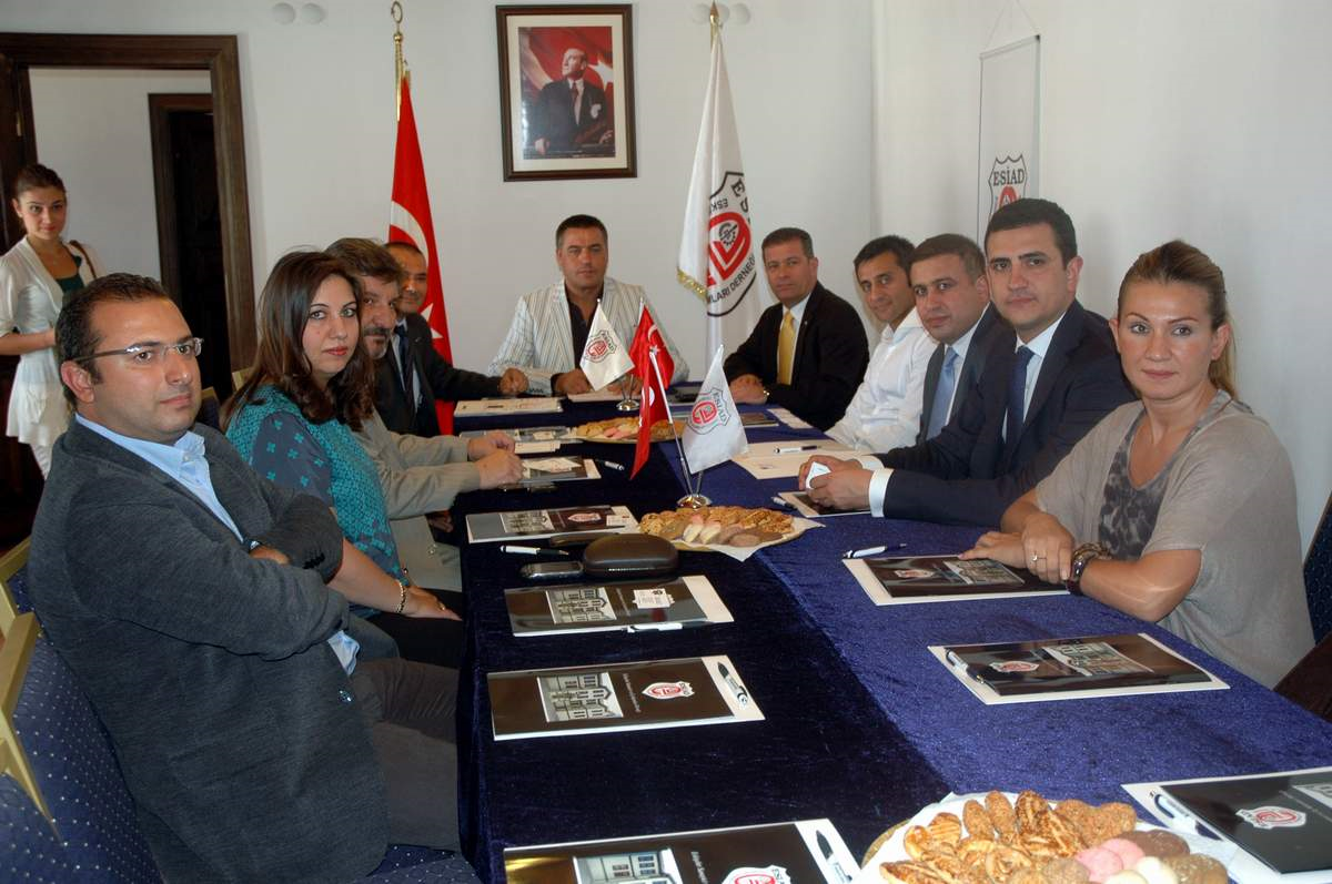 Maksifed Üyeleri Esiad\'da Buluştu
