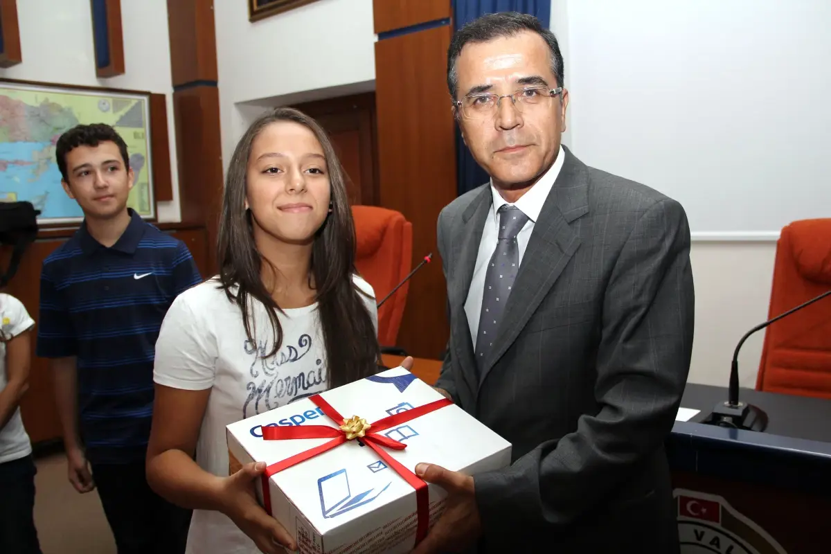 Muğla'da Başarılı Öğrenciler Ödüllendirildi