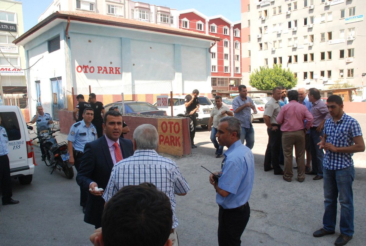 Payas Belediye Başkanı Altan\'a Otoparkçılardan Sözlü Saldırı