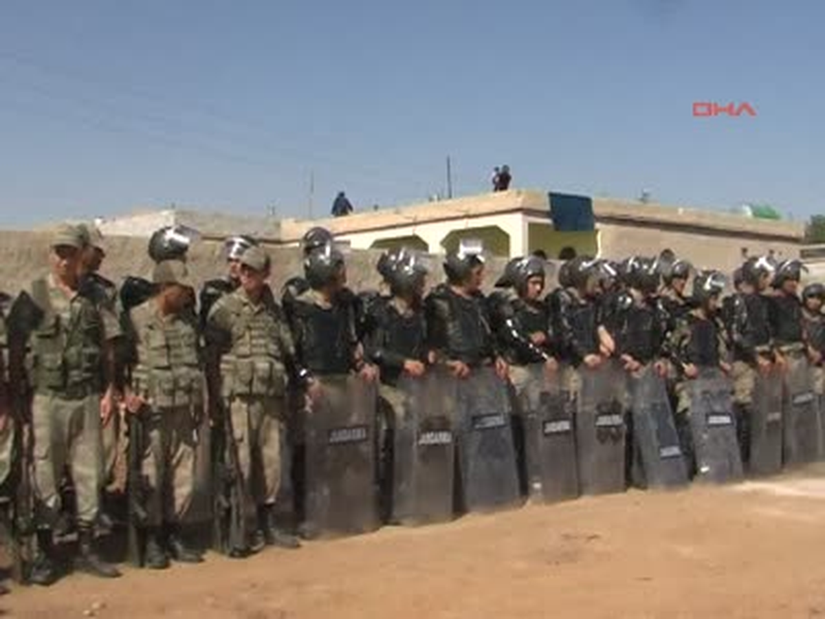 Şanlıurfa\'da Gergin Yıkım