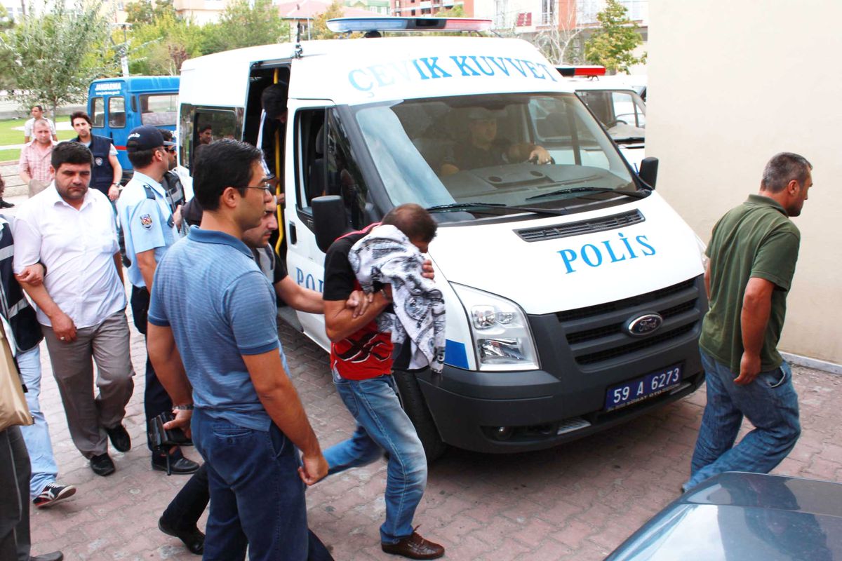 Tekirdağ\'da Uyuşturucu Operasyonu: 12 Kişi Gözaltında
