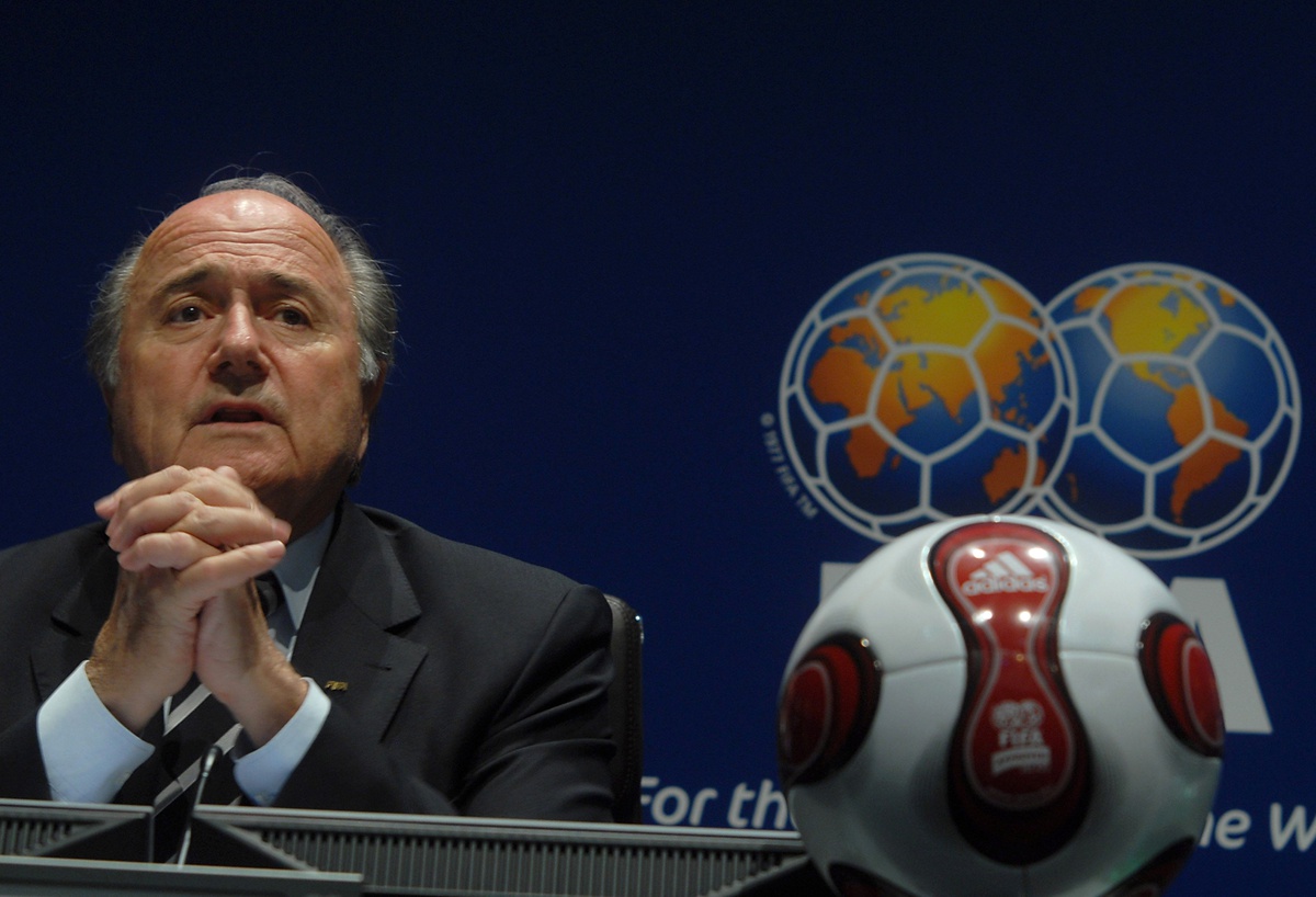Uluslararası Futbol Federasyonları Birliği Başkanı Sepp Blatter, Türkiye\'nin Ev Sahipliğinde...