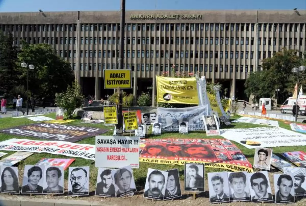 12 Eylül Duruşması Öncesi Adliye Önünde Protestolar