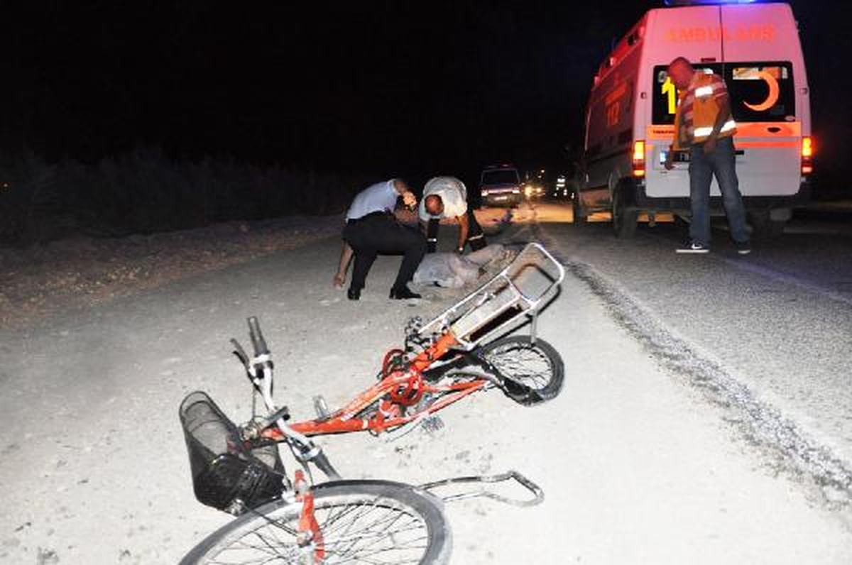 17 Yaşındaki Ehliyetsiz Sürücüyü, Kırık Far Parçaları Yakalattı