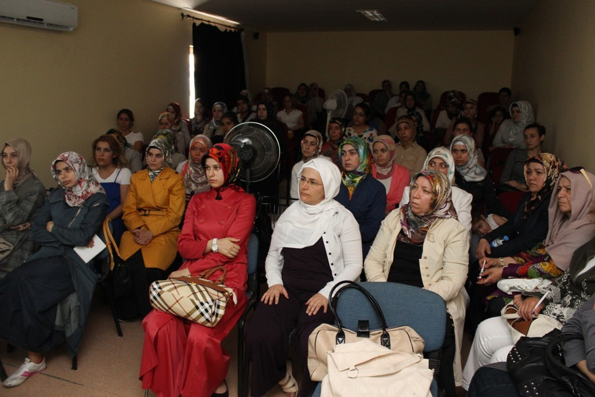 Aile İçi Etkili İletişimin Yolları Anlatıldı