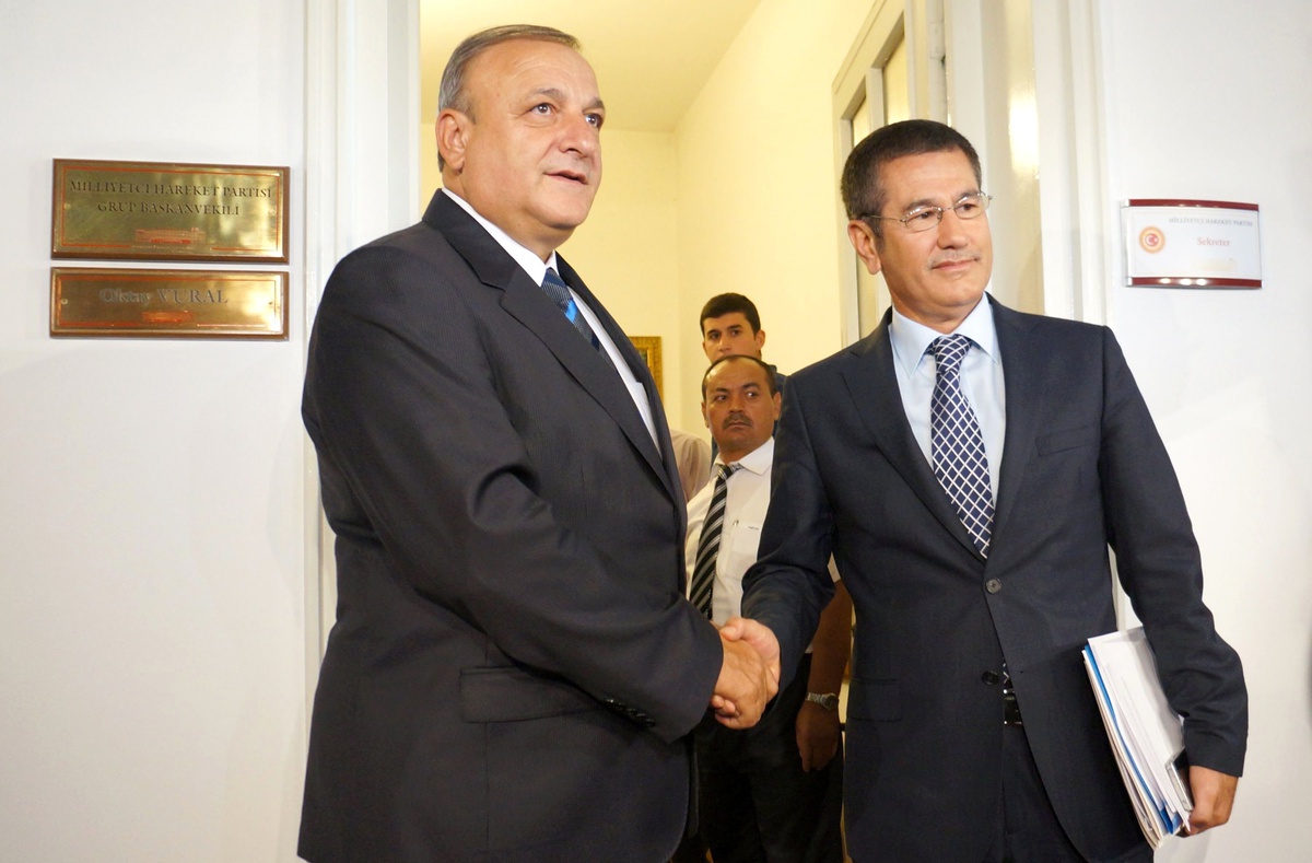 AK Parti\'li Canikli, Anayasa Değişikliği Teklifini İmzaya Açtı
