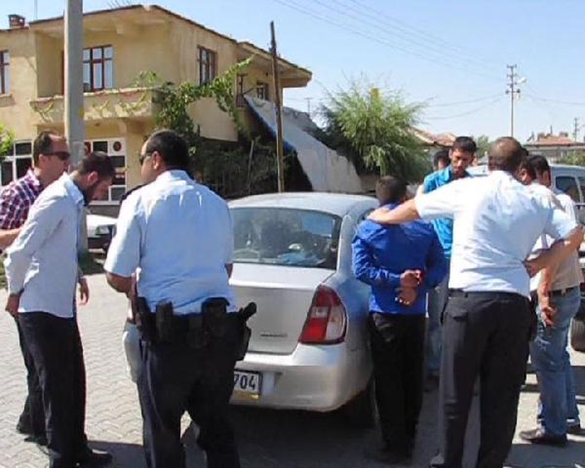 Amca Çocukları Arasında Silahlı Kavga: 1 Yaralı