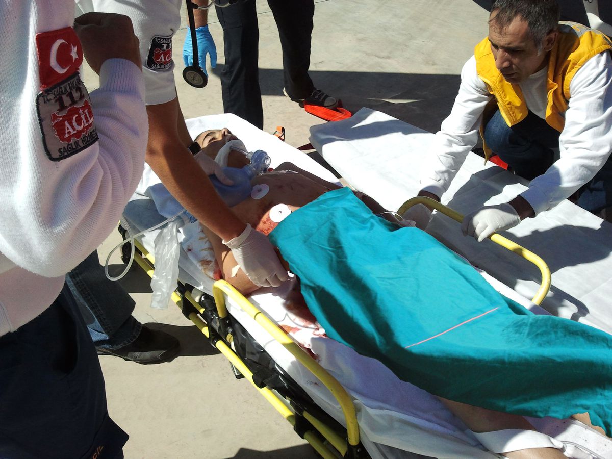 At\'tan Düşerek Yaralanan Çocuk Helikopter Ambulansla Hastaneye Getirildi