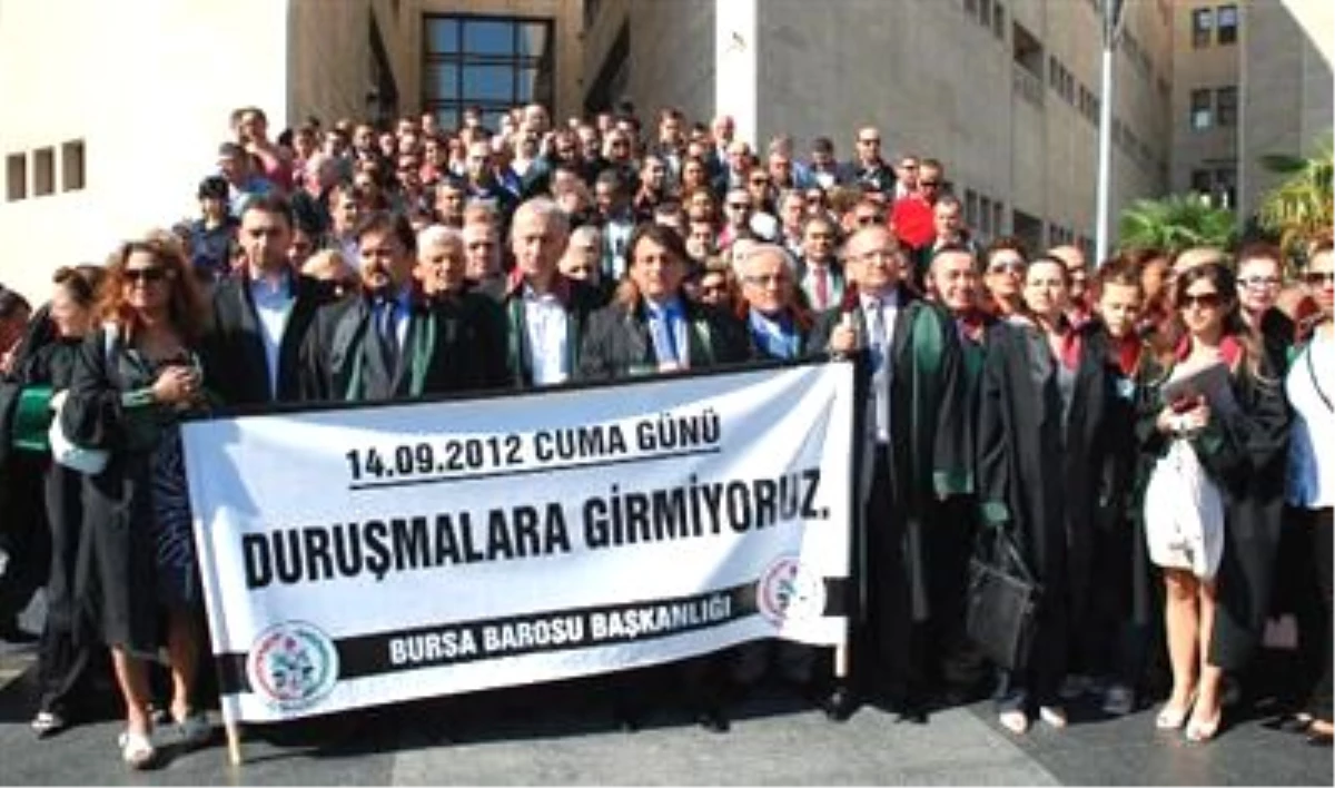 Avukata Saldırıyı Protesto İçin Duruşmalara Girmediler